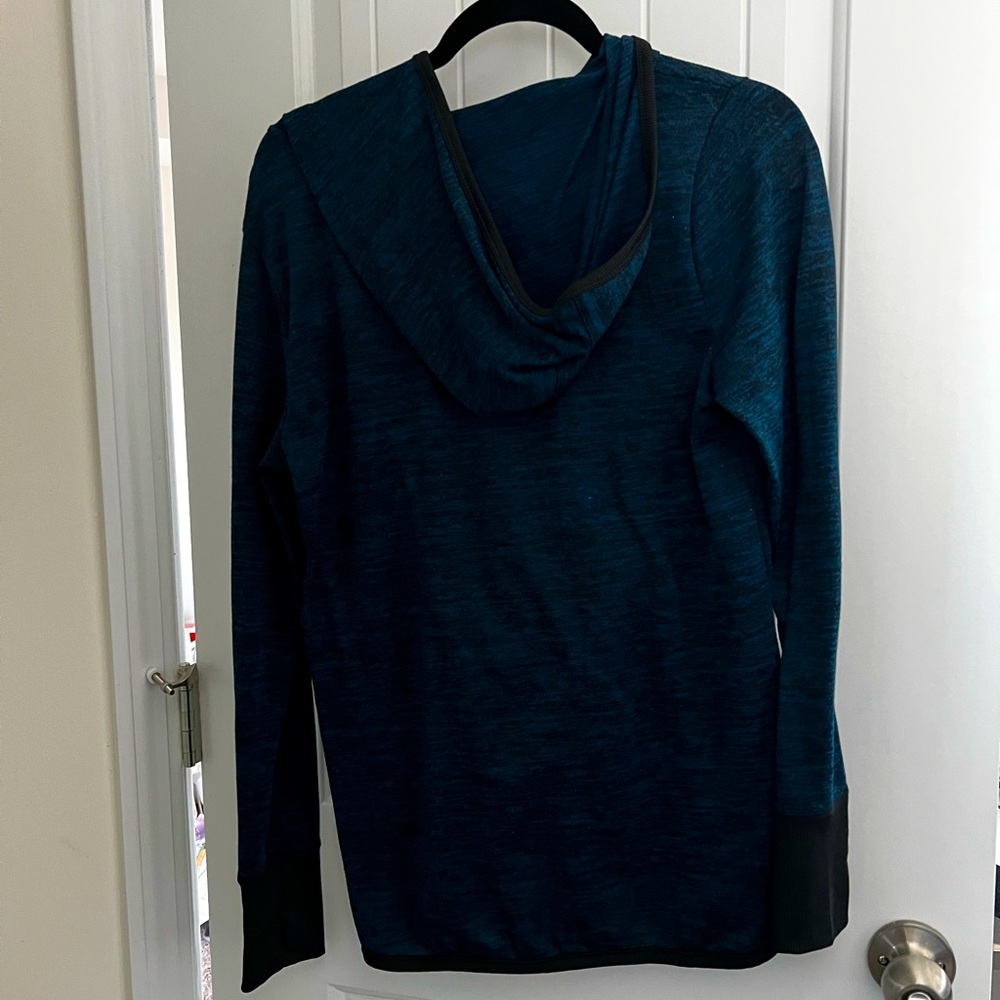 Long sleeve workout top